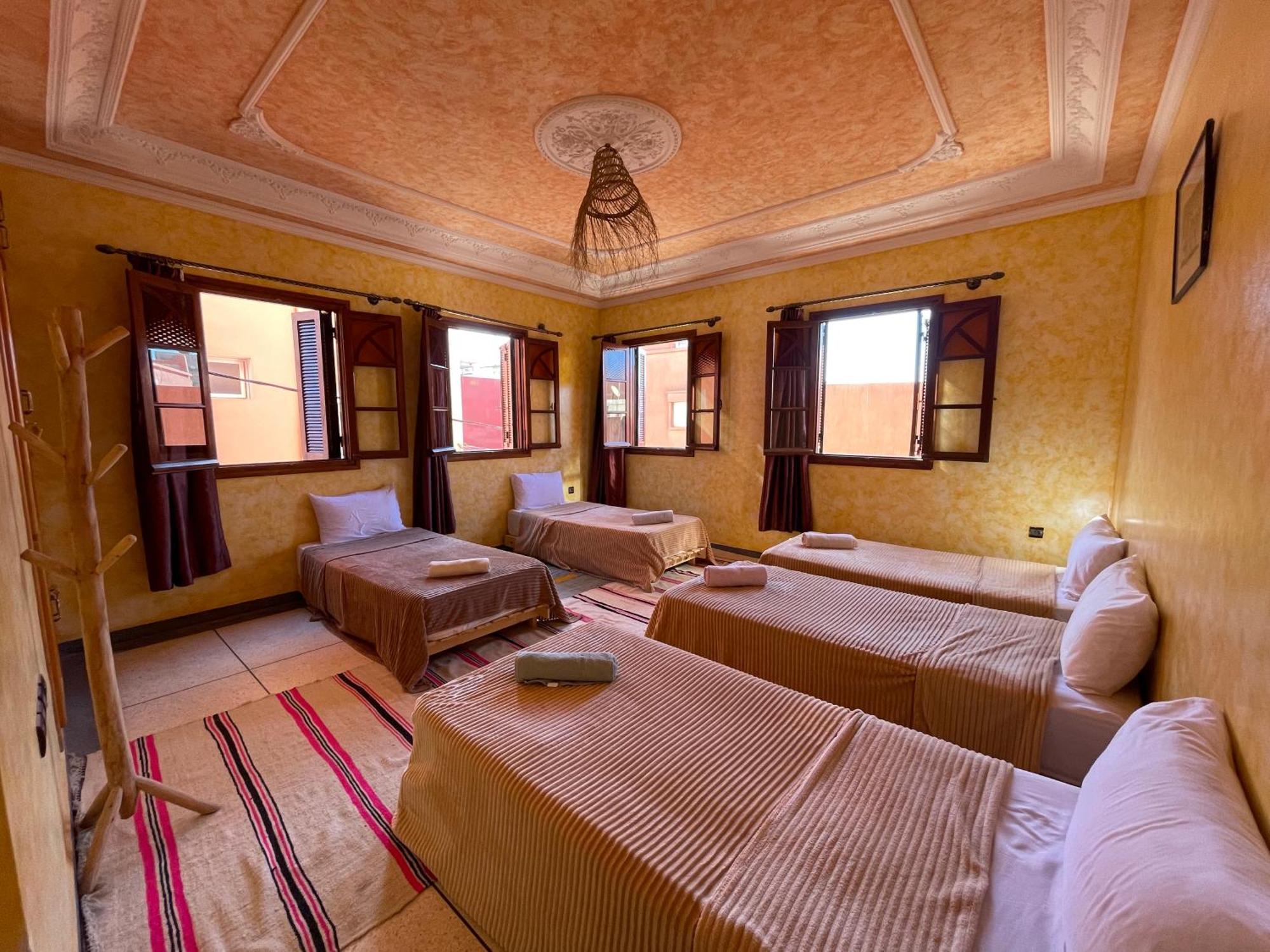 Auberge de jeunesse Berber Waves Surf House à Tamraght Extérieur photo